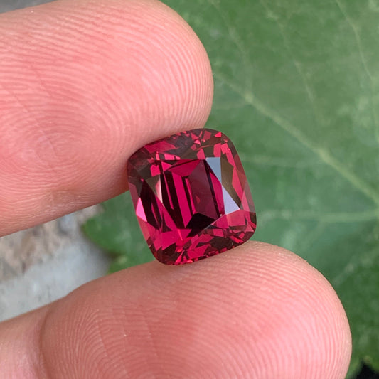 Pinkish Red Garnet gemstone
Pinkish Red Garnet jewelry
Pinkish Red Garnet gift