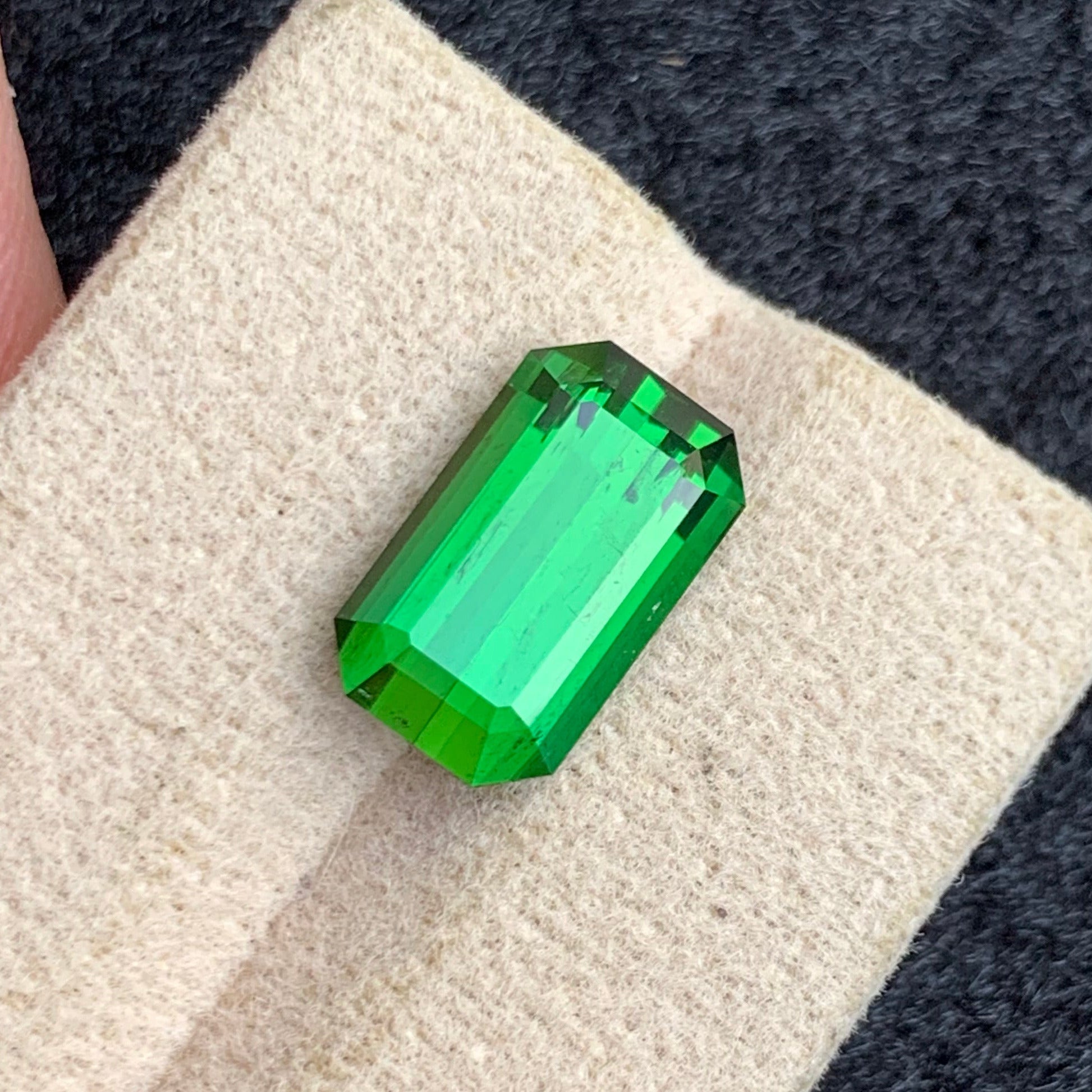 Green Tourmaline ring
Green Tourmaline pendant