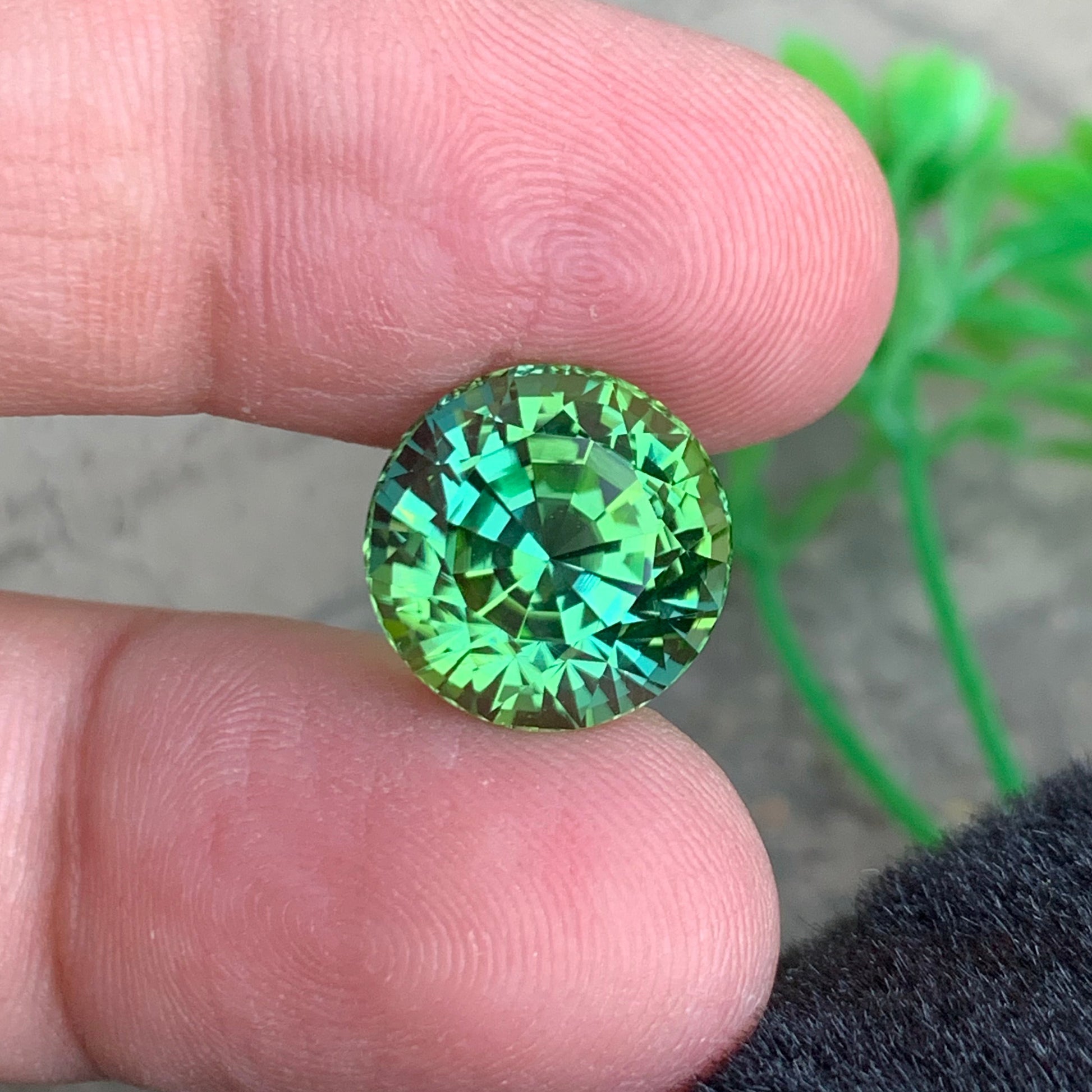 Green Tourmaline
round tourmaline