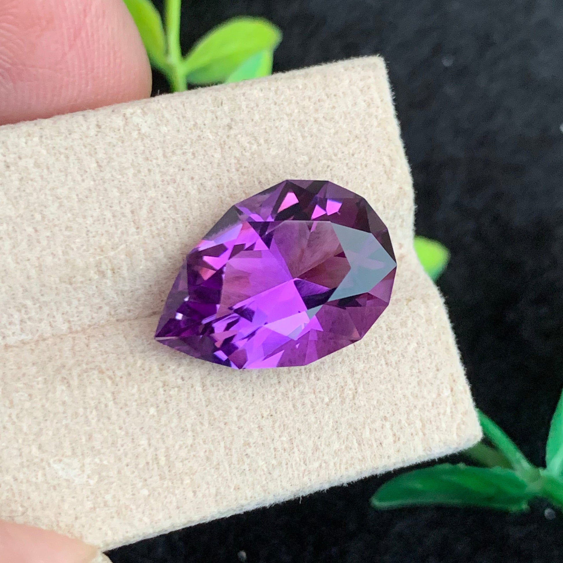 Pink Purple Amethyst Gewstone
Pink Purple Amethyst Jewelry