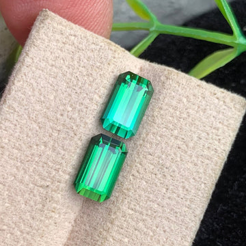 Green Tourmaline stone
Green Tourmaline pair