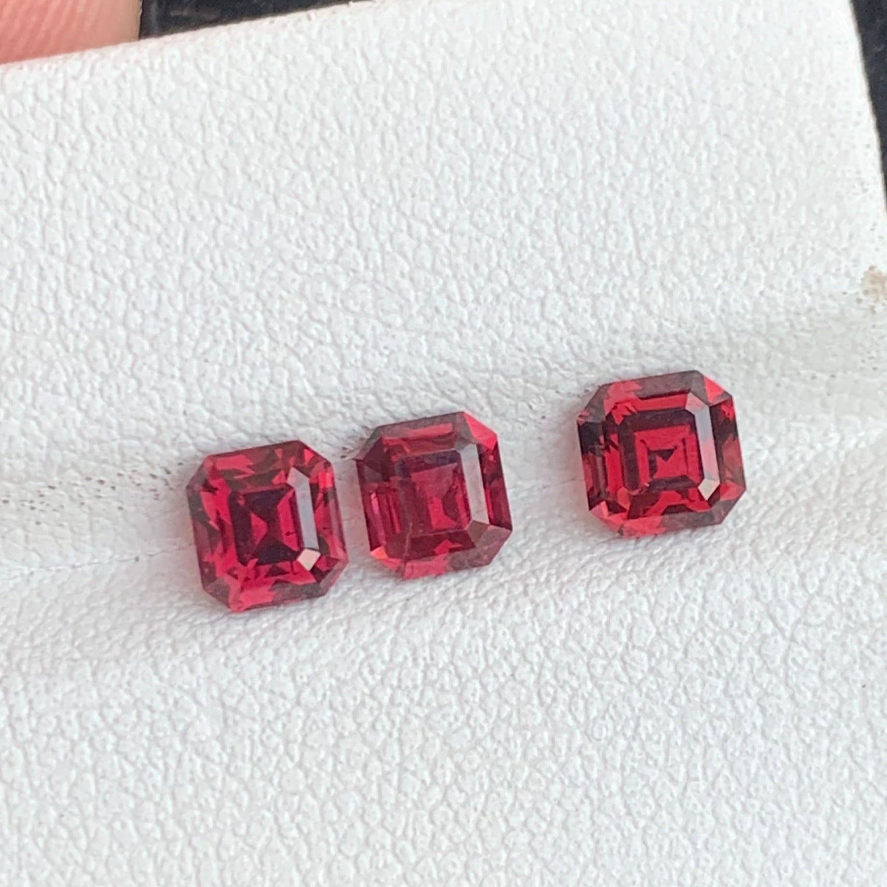 Rhodolite Garnet gemstone
