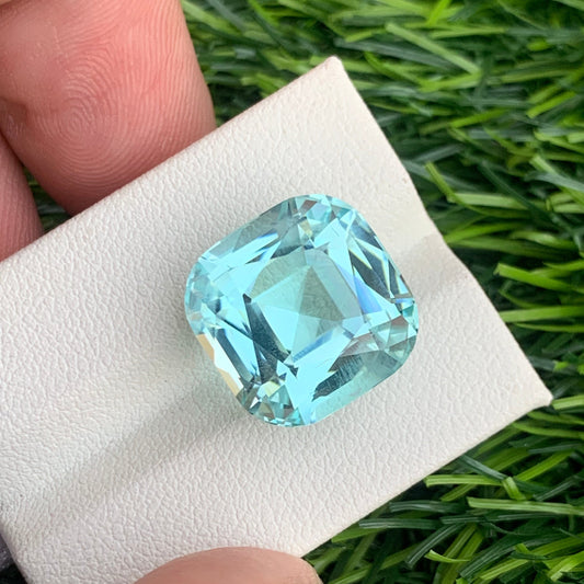 Aquamarine Gemstone
Aquamarine jewelry