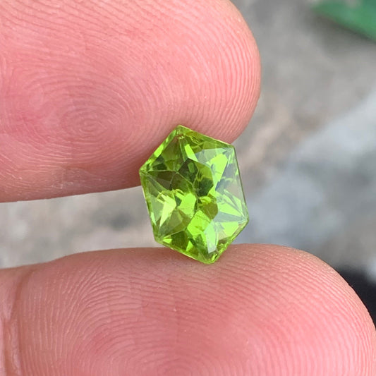 Green Peridot gemstone
Green Peridot jewelry
Green Peridot gift