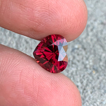 Rhodolite Garnet 4.95 Carats – Stunning Heart-Shaped Red Gemstone from Africa