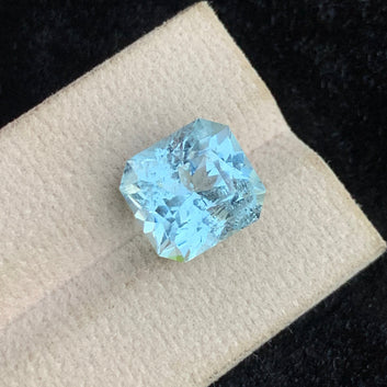 8.20 Carats Loose Aquamarine Gemstone with Long Asscher Cut from Africa