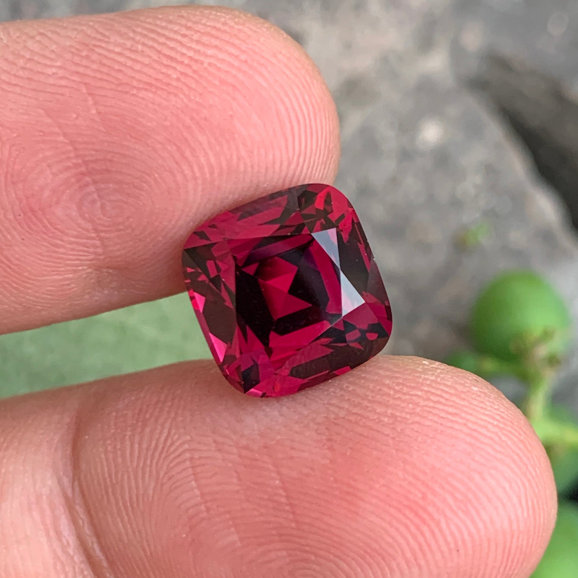 Pinkish Red Garnet gemstone
Pinkish Red Garnet jewelry
