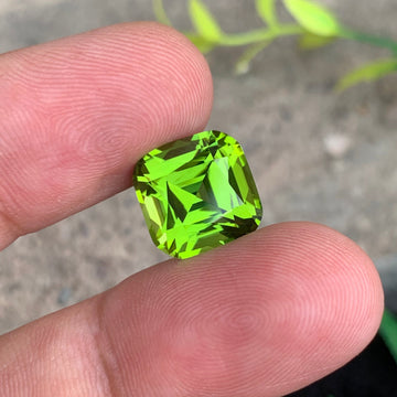 9.40 Carat Natural Green Peridot Gemstone with Cushion Cut from Pakistan, Pea Green Peridot