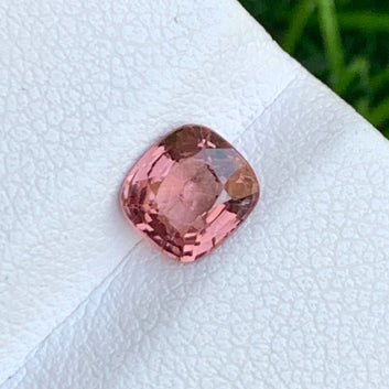 Peach Spinel Gemstone from Burma, Cushion Cut 1.00 Carat