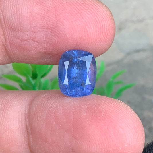 5.50 Carats Deep Blue Sapphire Gemstone from Sri Lanka, Cushion Shape with Certificate