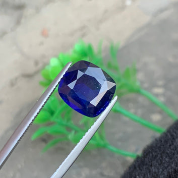 5.06 Carats Royal Blue Sapphire Gemstone from Sri Lanka, Cushion Shape with Certificate
