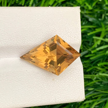 9.05 Carats Loose Citrine Gemstone, Kite Shape Citrine