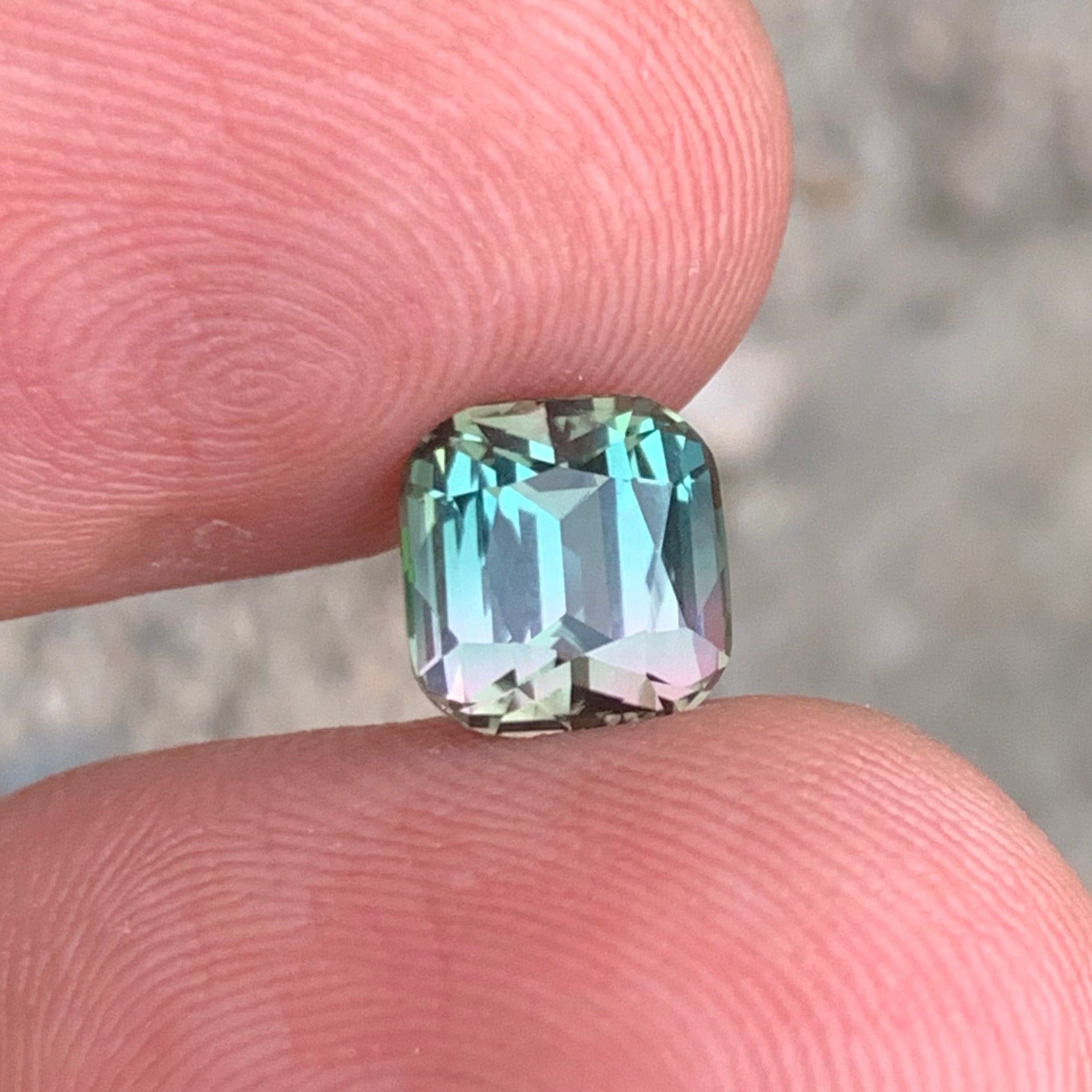 Bicolor Tourmaline ring
Bicolor Tourmaline pendant