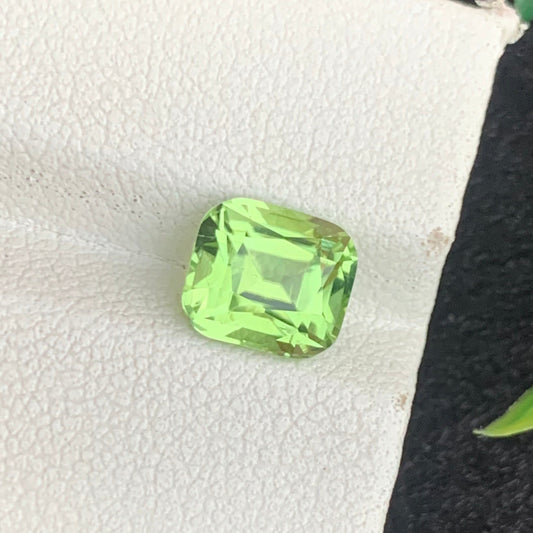 Green Peridot gemstone
 Green Peridot jewelry