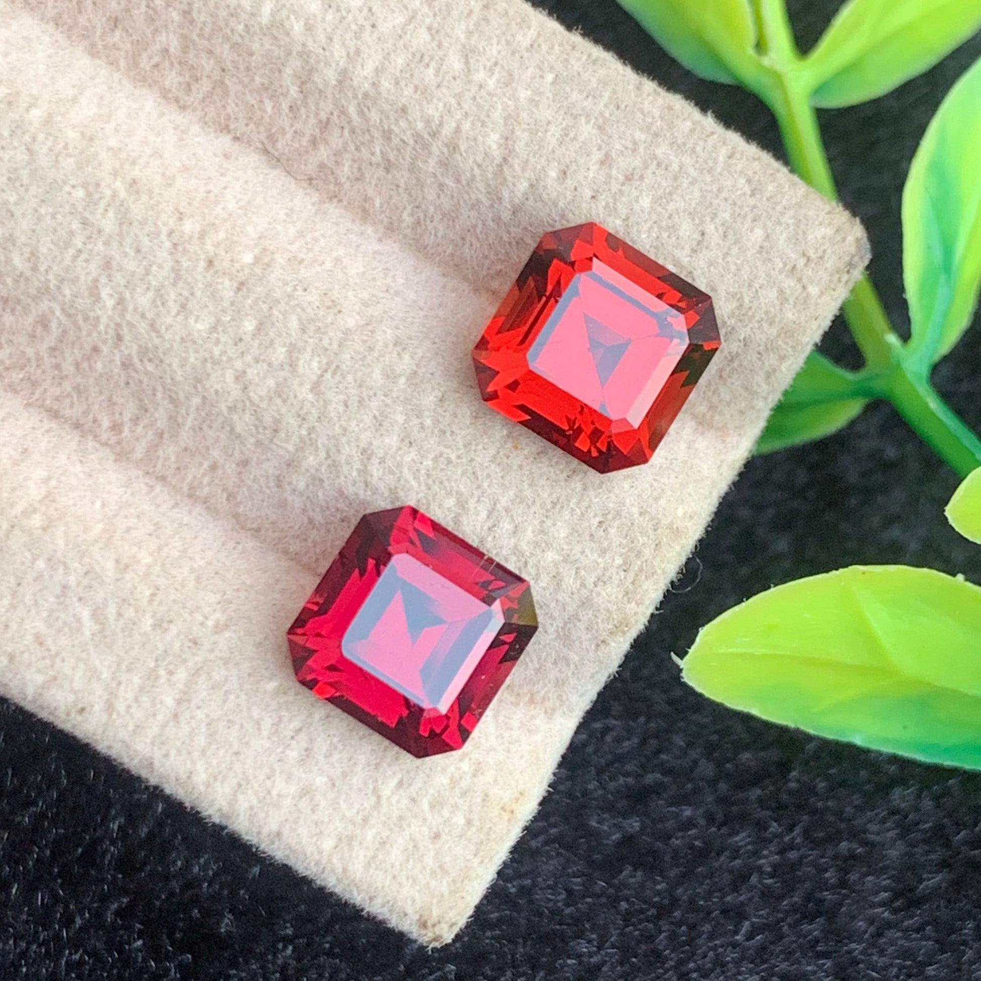 Rhodolite Garnet gemstone
Rhodolite Garnet jewelry
Rhodolite Garnet gift