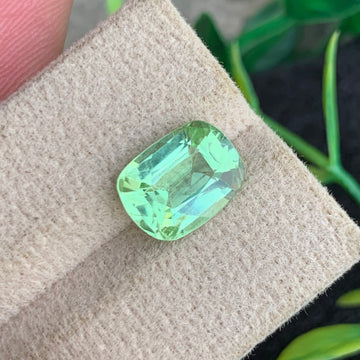 Green Peridot gemstone
 Green Peridot jewelry