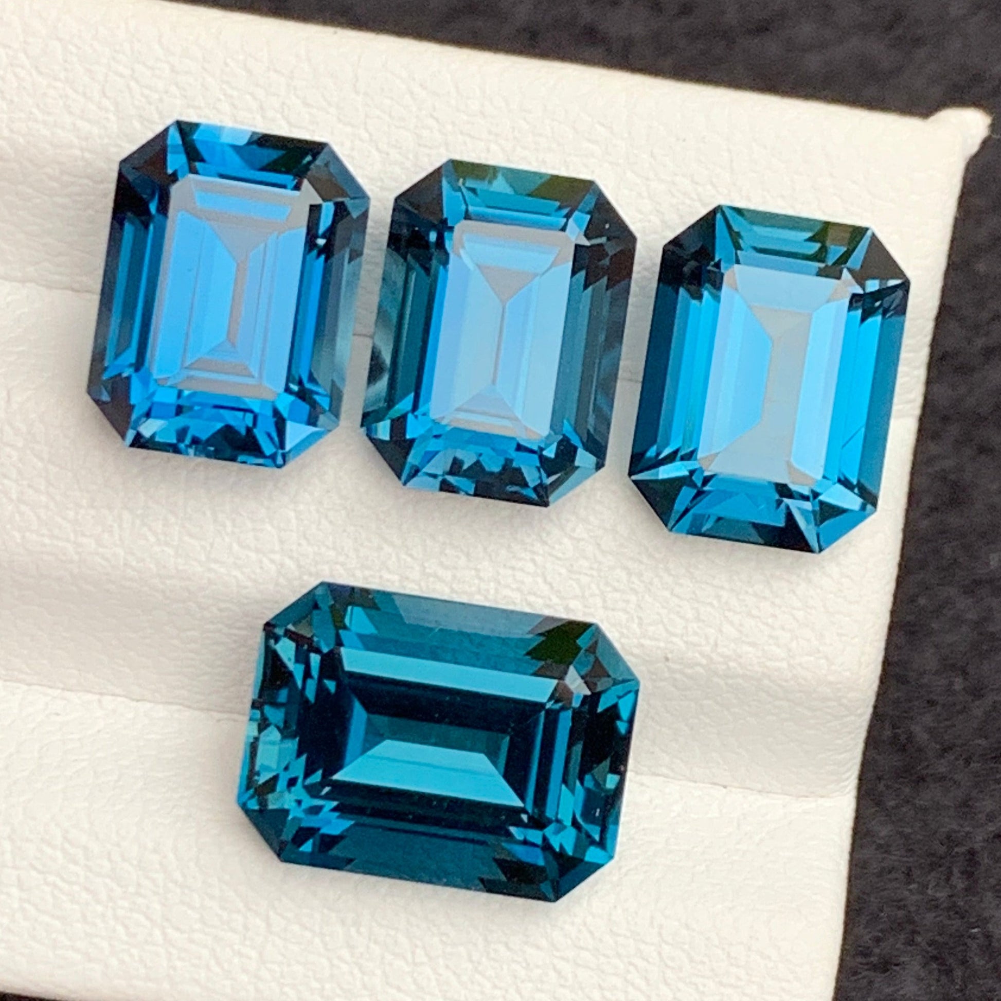 blue gemstone set