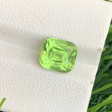 Green Peridot gemstone
Green Peridot jewelry