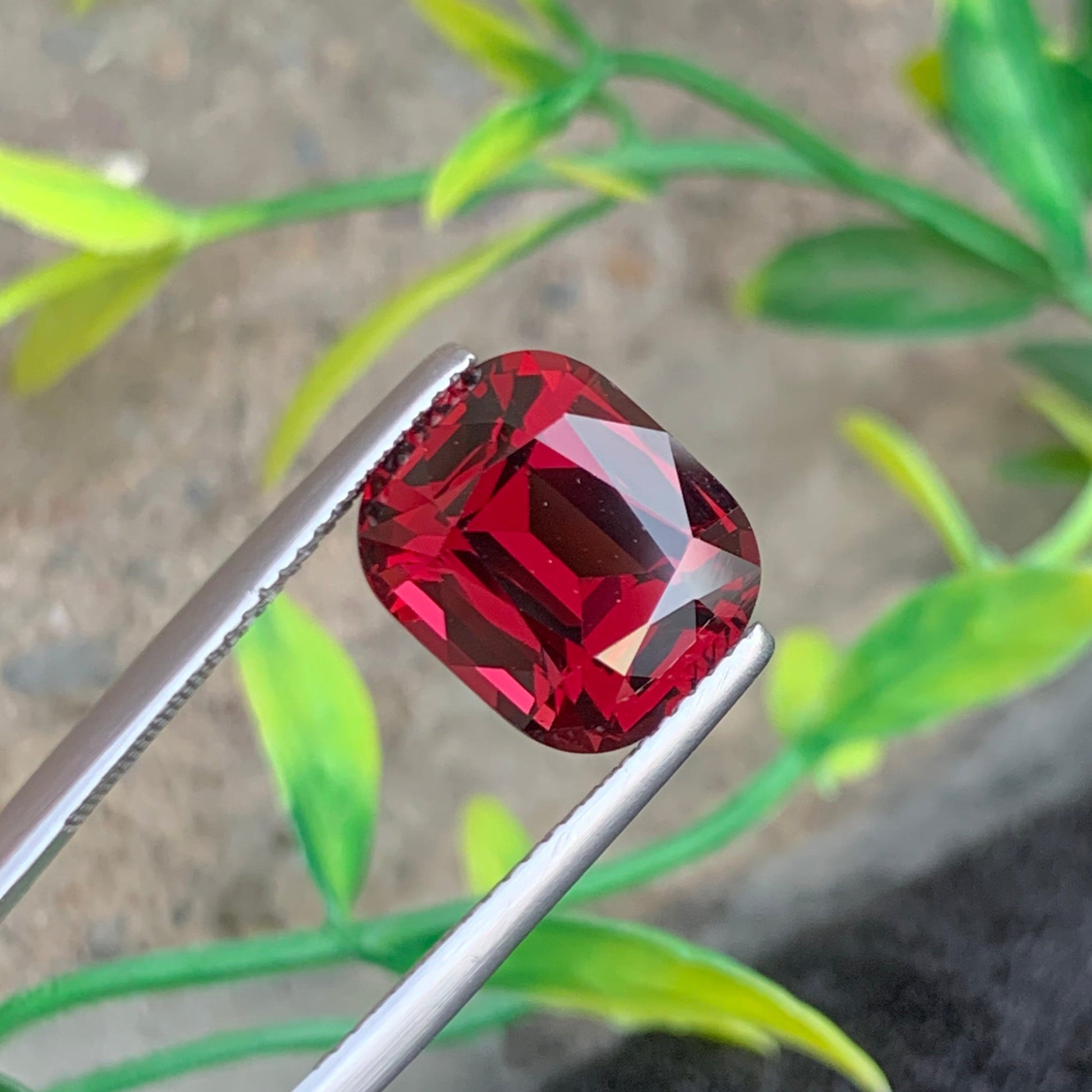 Rhodolite Garnet ring
Rhodolite Garnet pendant