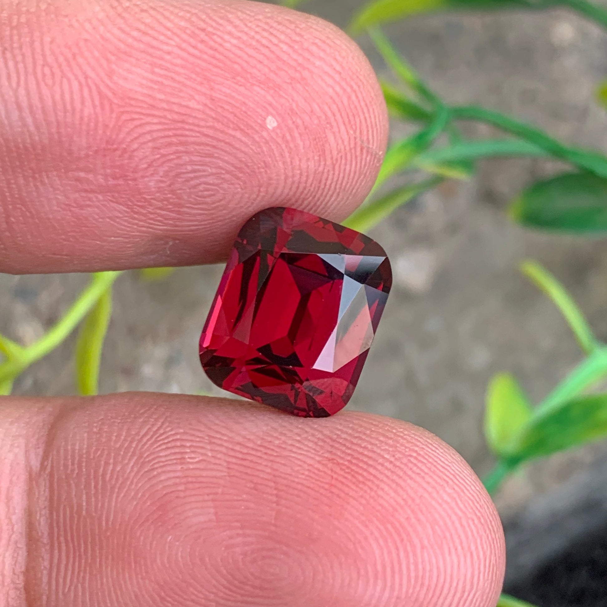 Rhodolite Garnet gemstone
Rhodolite Garnet  jewelry