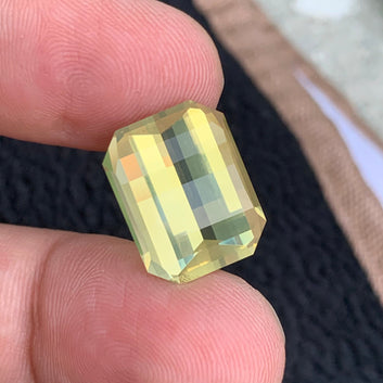 15.60 Carats Lemon Quartz from Brazil, Yellow Gemstone Pixel Shape