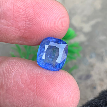5.55 Carats Blue Sapphire Gemstone from Sri Lanka, Cushion Shape with Certificate