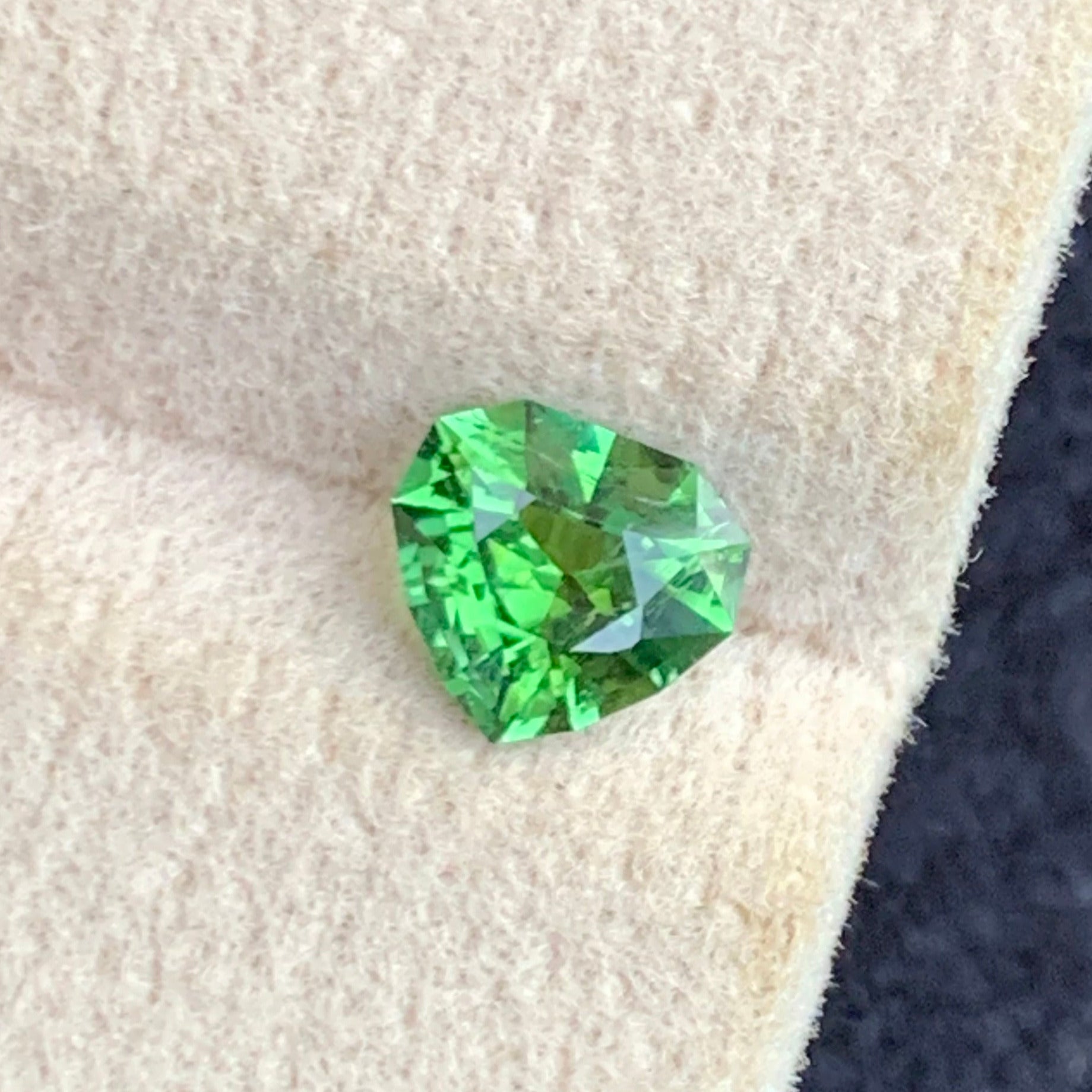 Apple Green Tourmaline 
Apple Green Tourmaline heart shap
