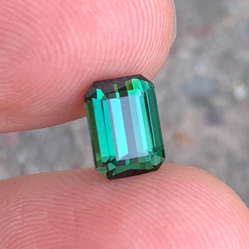 Vivid Green Tourmaline ring
Vivid Green Tourmaline pendant