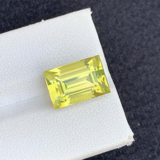 7.10 Carats Lemon Quartz from Brazil, Yellow Gemstone Baguette Shape