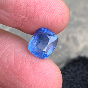 4.96 Carats Blue Sapphire Gemstone from Sri Lanka, Cushion Shape with Certificate