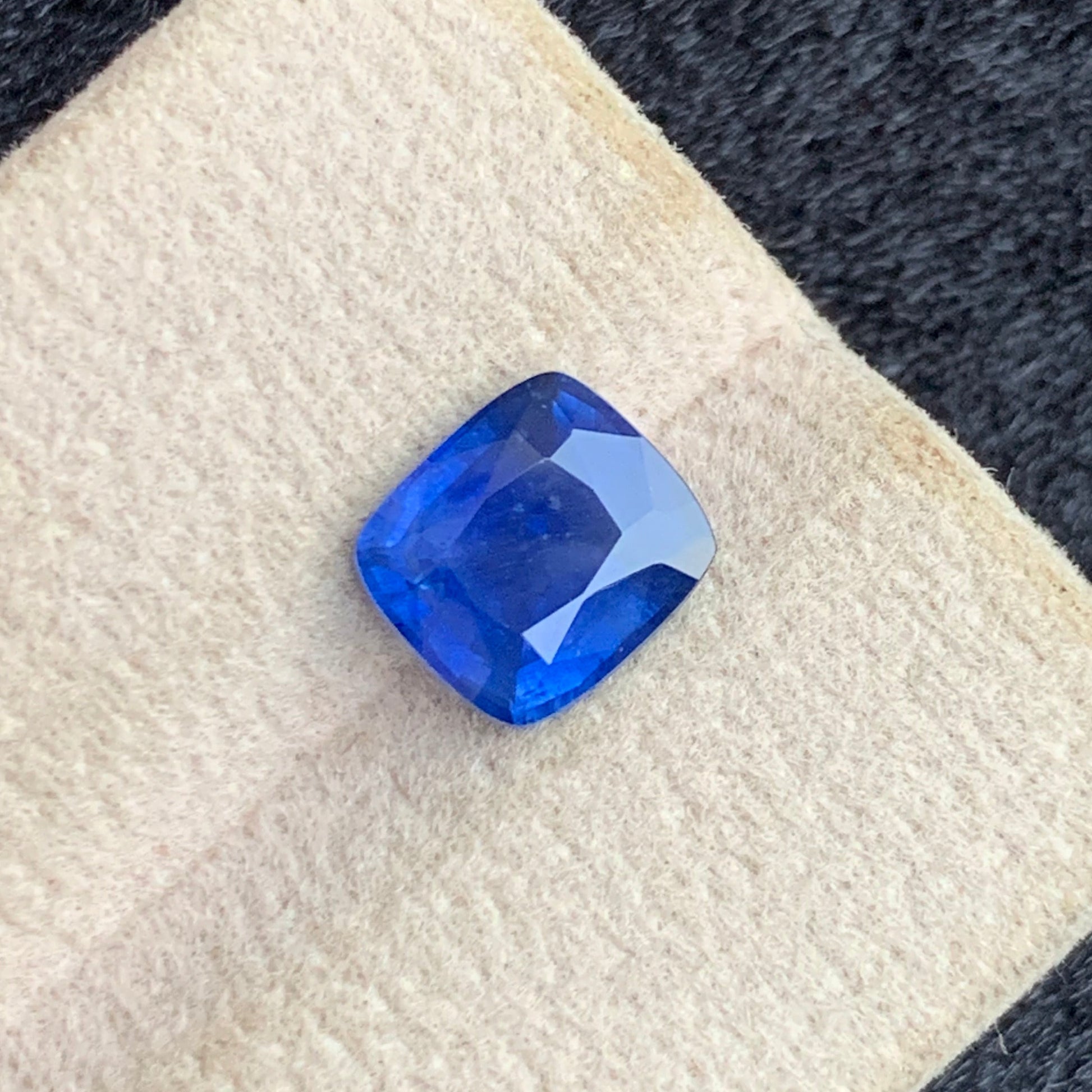 Blue Sapphire Gemstone
