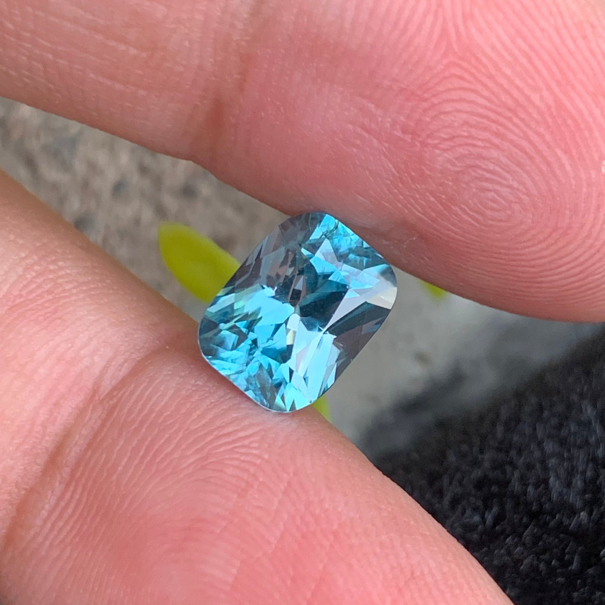 Blue Zircon ring
Blue Zircon pendant