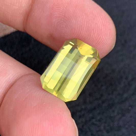 9.95 Carats Lemon Quartz from Brazil, Yellow Gemstone Pixel Shape