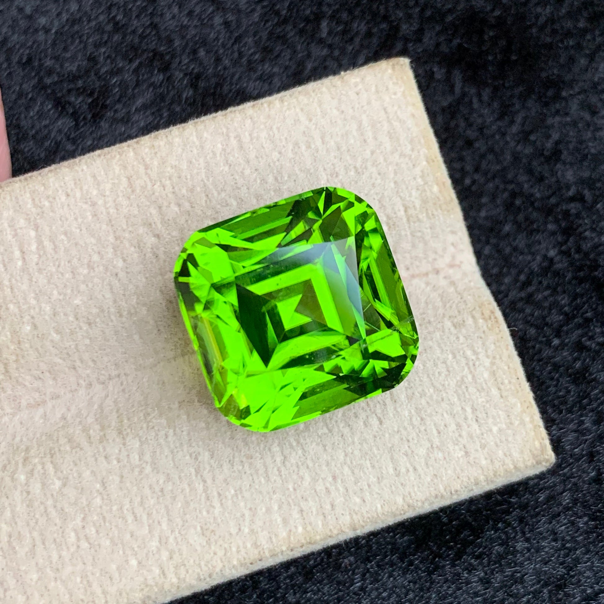 pea green peridot