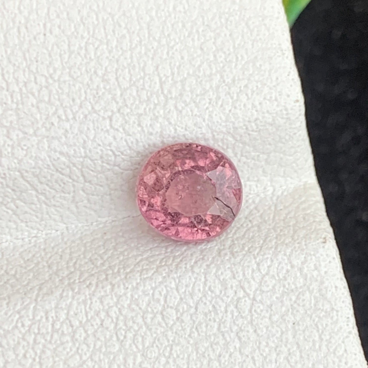Peach Pink Sapphire ring
Peach Pink Sapphire pendant