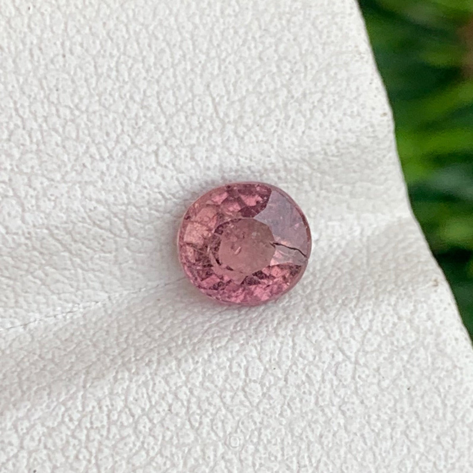 Peach Pink Sapphire
Peach Pink Sapphire jewelry