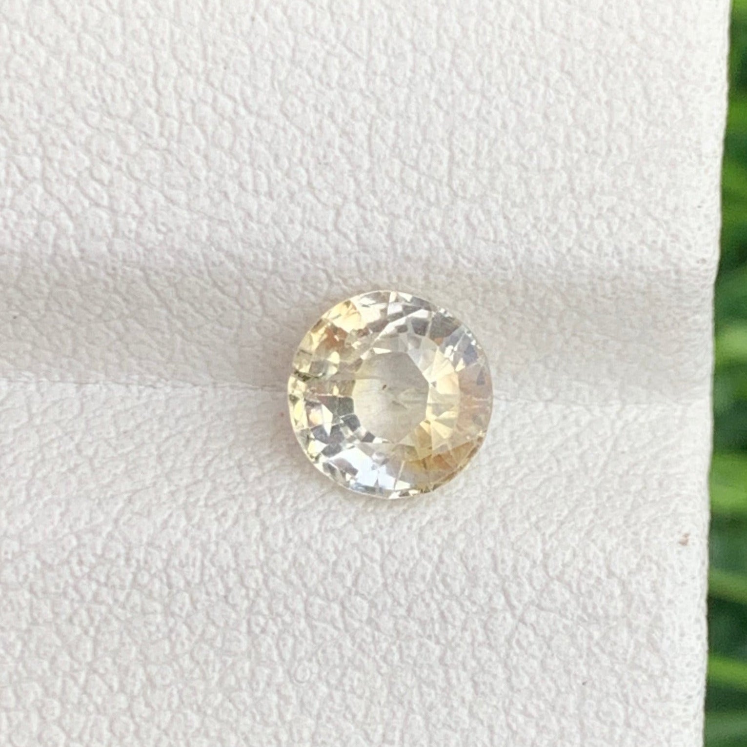 Light Yellow Sapphire ring
Light Yellow Sapphire pendant