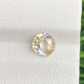 Light Yellow Sapphire ring
Light Yellow Sapphire pendant