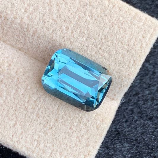 Aquamarine Gemstone
Aquamarine jewelry