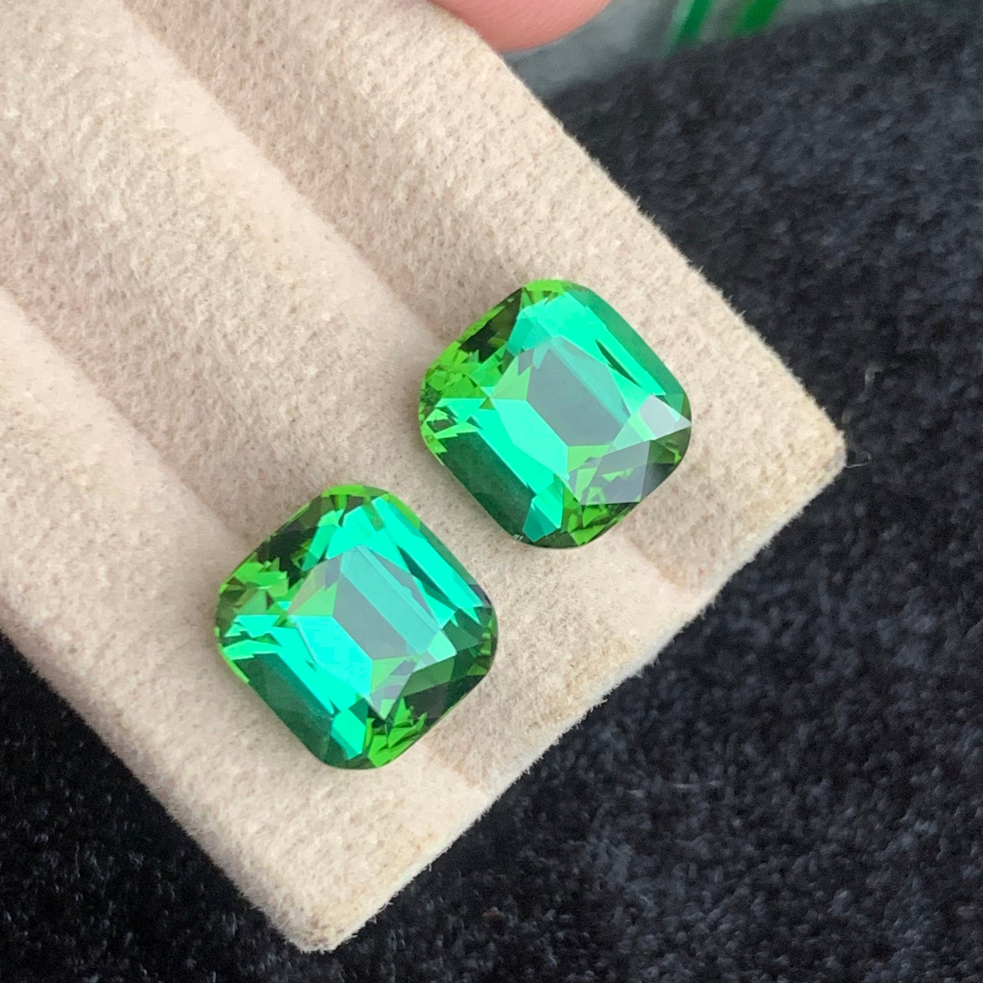 Bluish Green Tourmaline gemstone
Bluish Green Tourmaline jewelry