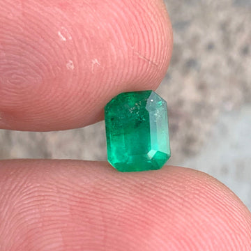 1.15 Carats Gorgeous Natural Emerald Gemstone with Emerald Shape, 7.23 x 5.65 x 4.00 MM