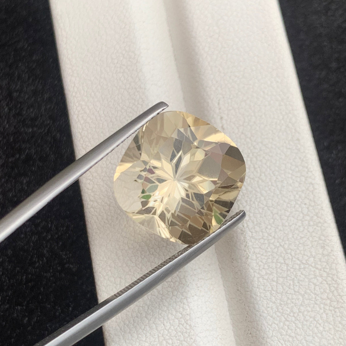 Yellow Citrine ring
Yellow Citrine pendant