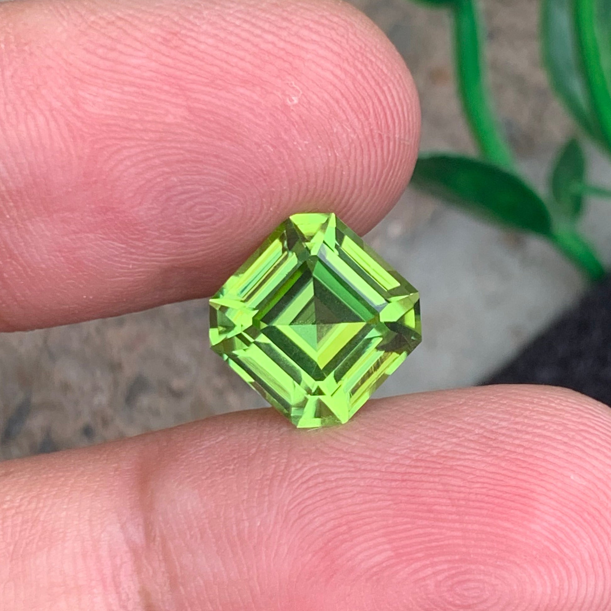 Green Peridot Gemsone
Green Peridot jewelry