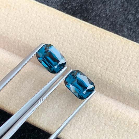 Blue Spinel Pair
Gray Blue Spinel Pair