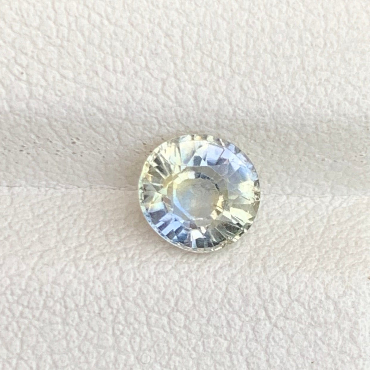 Bicolor Sapphire ring
Bicolor Sapphire pendant