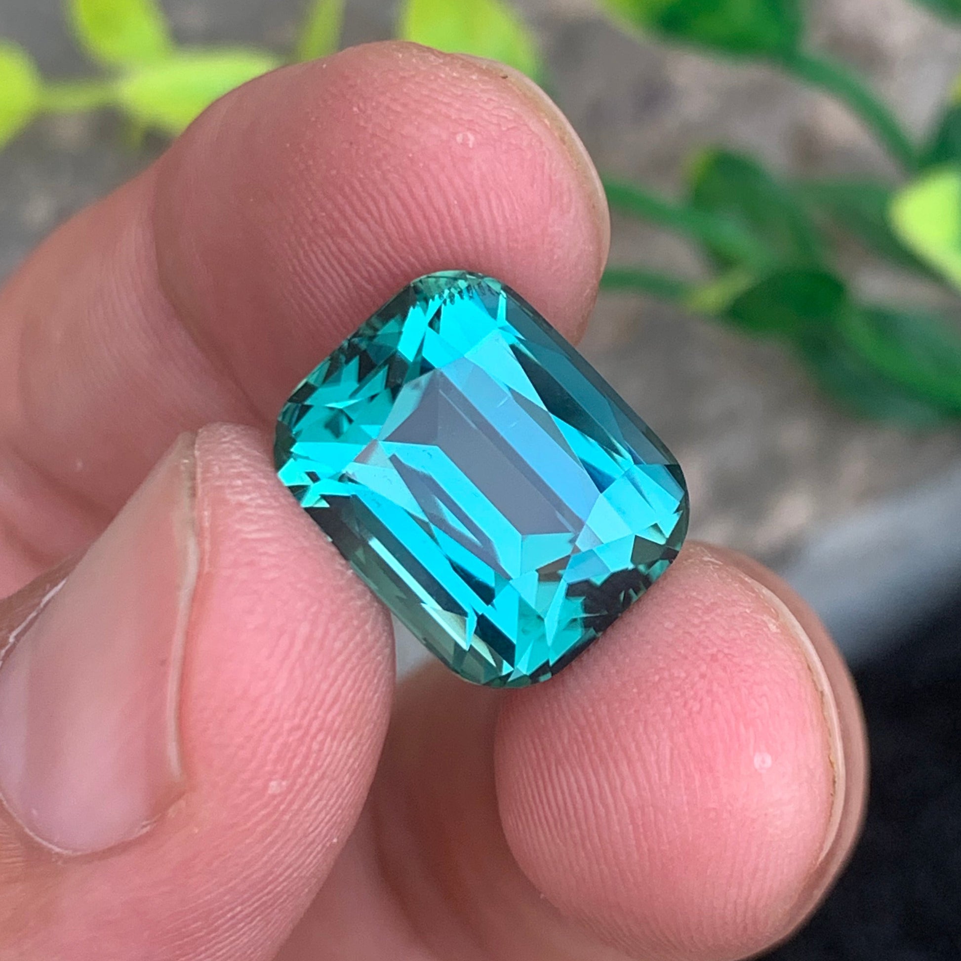 Lagoon Tourmaline ring
Lagoon Tourmaline pendant