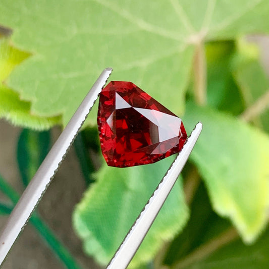 Beautiful Rhodolite Garnet, Fancy Heart Shape Cut 3.65 Cts