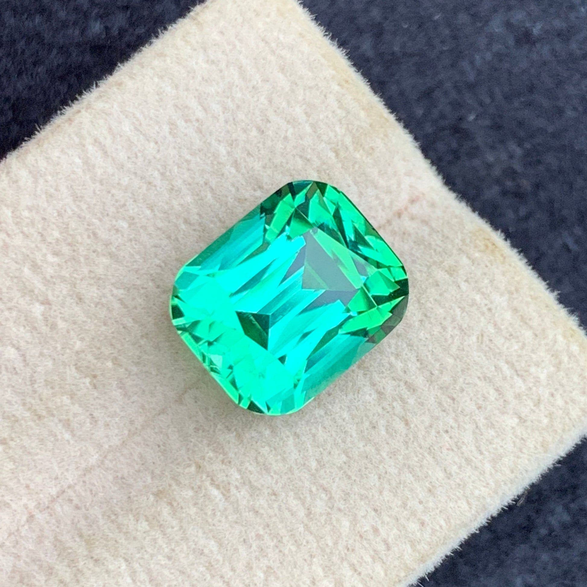  Bluish Green Tourmaline 
 Bluish Green Tourmaline jewelry
 Bluish Green Tourmaline ring