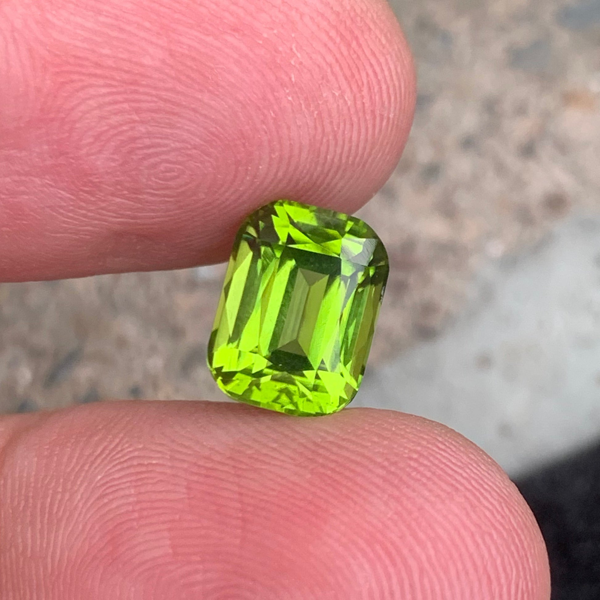  Green Peridot gemstone
 Green Peridot jewelry