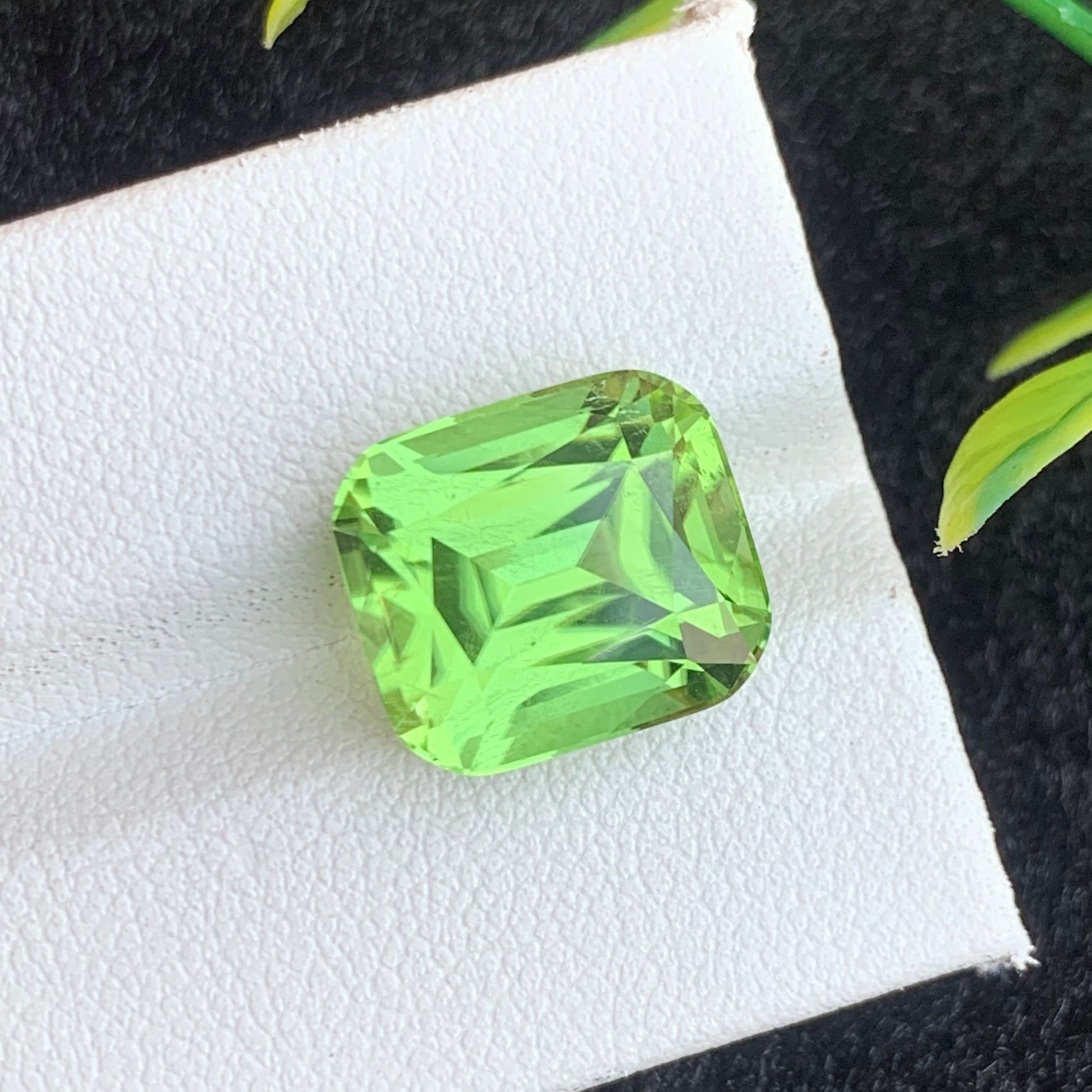 Green Peridot gestone
Green Peridot jewery